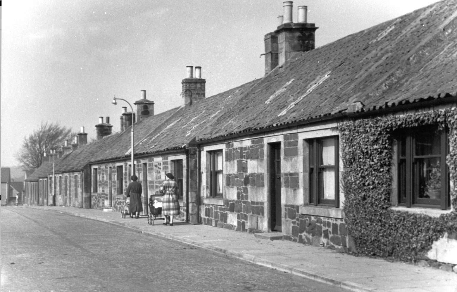 Woodside-Walk-showing-some-of-the-few-houses-which-existed-before ...